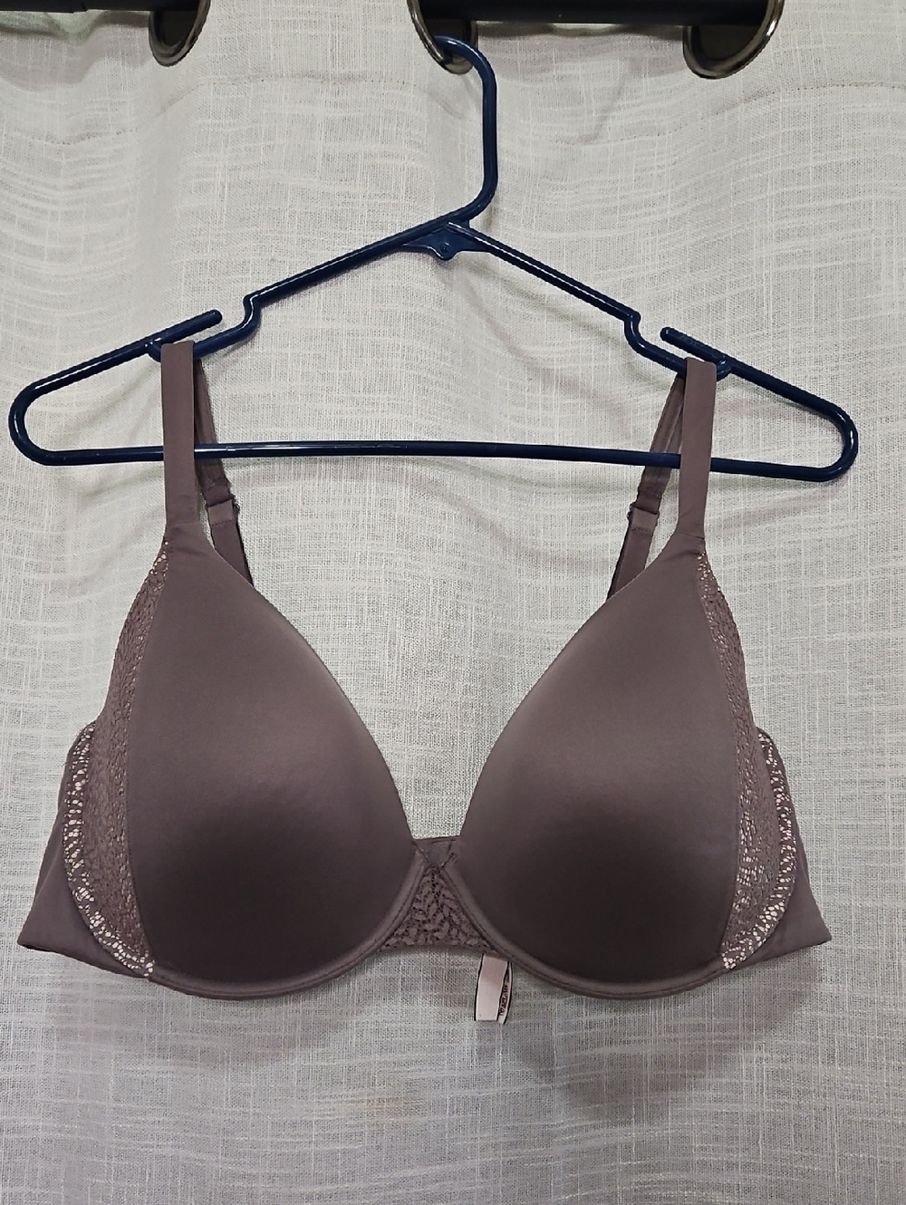 Victoria's Secret Smooth Lace-Trim Bra